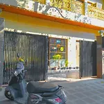 Golden Bed And Breakfast- High Quality Rooms In South Ex-1 D Block