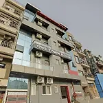 Collection O 654 MANNAT ROHINI
