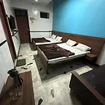New Royal Hotel