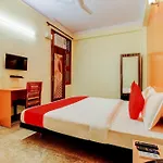 Oyo Flagship Jhankar Road
