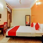 Oyo Flagship Jhankar Road