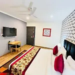 Qotel Hotel Chhatarpur- Opp Tivoli Garden