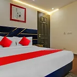 Oyo Flagship 81255 Hotel Royal Palace
