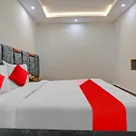 Oyo Flagship 81255 Hotel Royal Palace