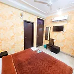 Hotel In Cr Park