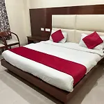 Hotel Sapphire At New Delhi Railway Station