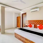Oyo Flagship 80318 Hotel Sai Plaza Near Indira Gandhi International Airport