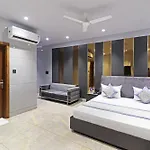 Hotel Preet Inn 05 Mints Walking Distance Nizamuddin Railway Station