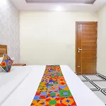 Fabhotel Starlight