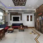 Capital O 2242 Hotel Yuvraj Deluxe