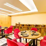 Staybook Hotel Atlanta New Delhi Train Station