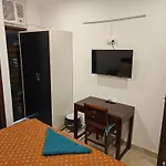 Gautam Nagar Homestay South Delhi