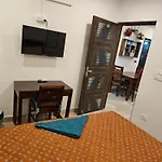 Gautam Nagar Homestay South Delhi
