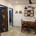 Gautam Nagar Homestay South Delhi