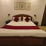 Krishna Residency And Guest House