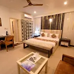 Hotel Oppera Delhi Airport