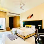 Bluo 2Bhk - M Block Mkt Greater Kailash