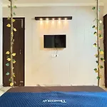 Thehrav 2Bhk