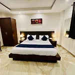 Hotel The Paradise In - Near Karol Bagh Metro Station