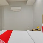 Oyo Flagship Red Stay Near V3S Mall