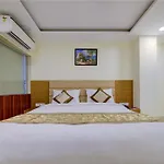 Hotel Grand Suites By D\'Capitol Near Delhi Airport