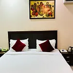 Hotel Hc Grand Near Indraprastha Apollo Hospital