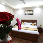 Hotel Hc Grand Near Indraprastha Apollo Hospital