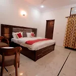 Room In Bb - Home Stay Cum Bed And Breakfast