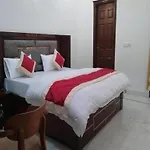 Room In Bb - Home Stay Cum Bed And Breakfast