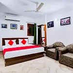 T 49- Hauz Khas Village