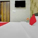 Hotel O Grow More Near Shiv Mandir