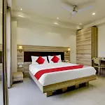 Collection O My Hotel Near Dwarka Sector 21 Metro Station
