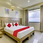 Collection O My Hotel Near Dwarka Sector 21 Metro Station