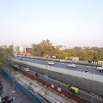 Hotel O Mannat Near Pacific Mall Tagore Garden