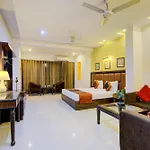 Airport La Sapphire Hotel & Restaurant