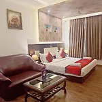 Hotel Waterfall Paschim Vihar Delhi