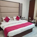Hotel Lav Kush Deluxe At Paharganj