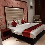 C- Pearls Hotel And Banquet