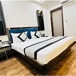 Hotel Red Stone Inn - Near New Delhi Railway Station - Paharganj