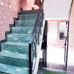 Roomshala 156 Mannat Inn Near Laxmi Nagar