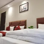 Hotel De Hocks Deluxe - New Delhi Railway Station