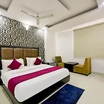 Hotel Bellwood Suites Near Delhi Airport
