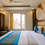 Hotel Baba Residency Near New Delhi Railway Station