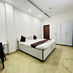 Hotel Golden Place