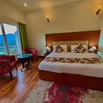 Ramayi Lodge Inn