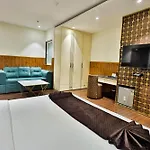 Clay Inn Hotels, Paschim Vihar