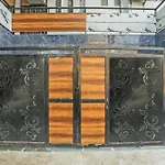 Hotel O Du Rooms Near Pul Bangash Metro Station