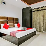 Hotel O South Galaxy Near Lotus Temple