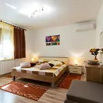 Hotel Bellwood Near New Delhi Airport
