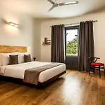 Townhouse Cr Park Near Lotus Temple